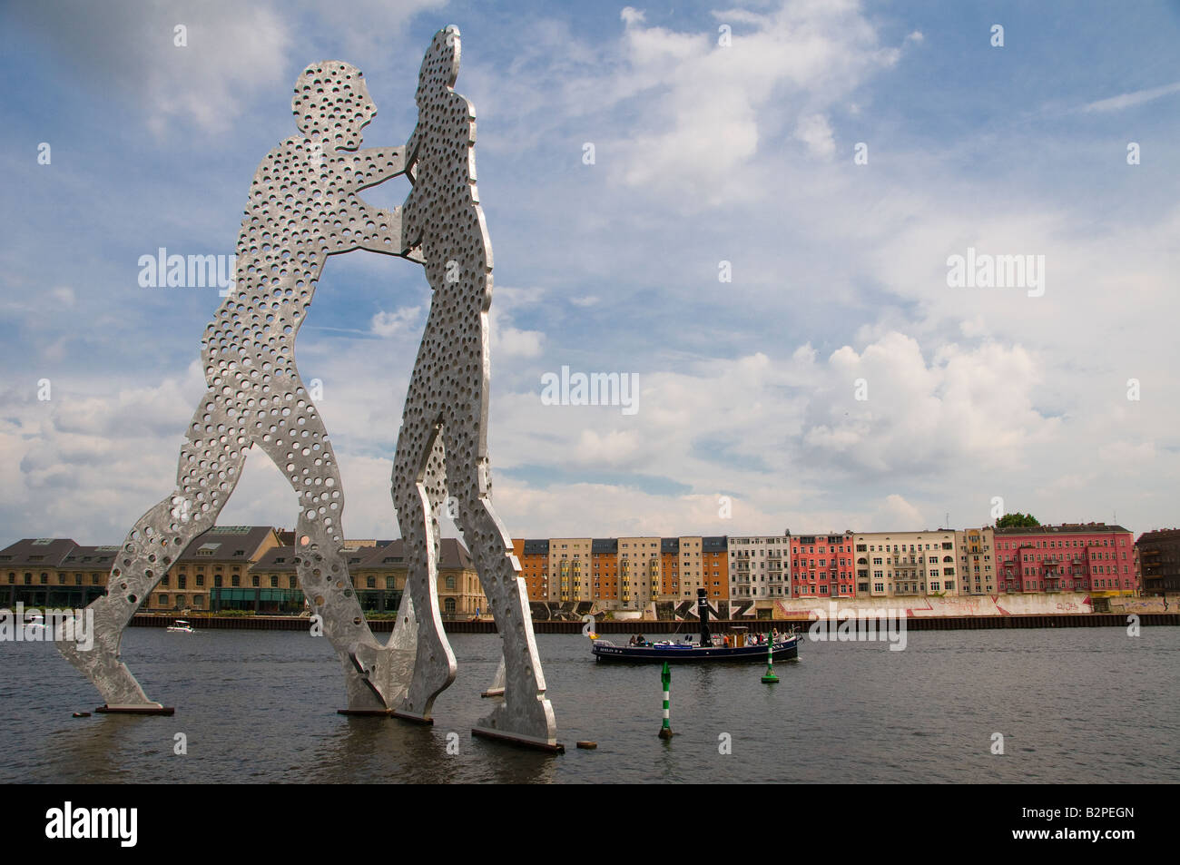 The Aluminum sculptures entitled The Molecule Man designed by American  artist Jonathan Borofsky placed in the Spree river in Berlin, Germany Stock  Photo - Alamy