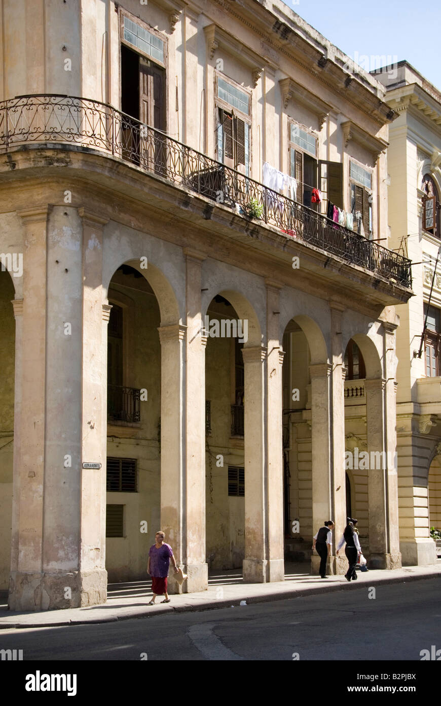 Street scene with old colonial architecture in La Habana Vieja Havana Cuba Stock Photo