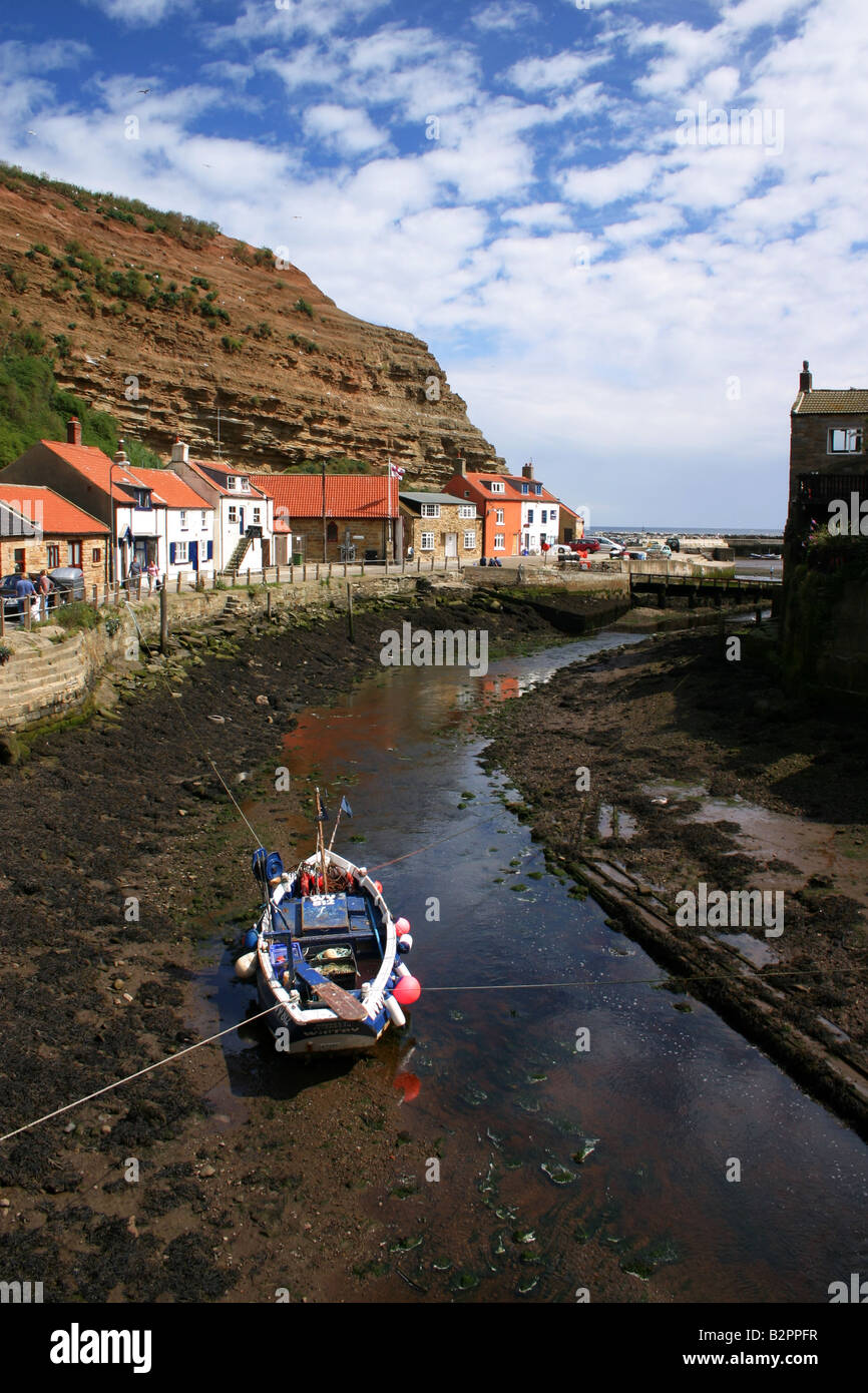 Cottages in Staithes North Yorkshire United Kingdom Stock Photo Alamy
