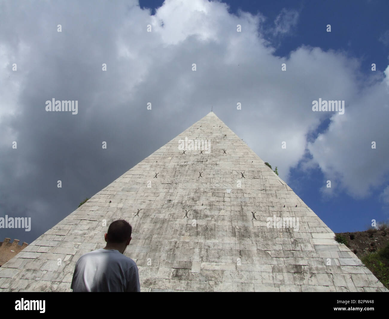 caio cestio mausoleum pyramid monument in rome Stock Photo - Alamy