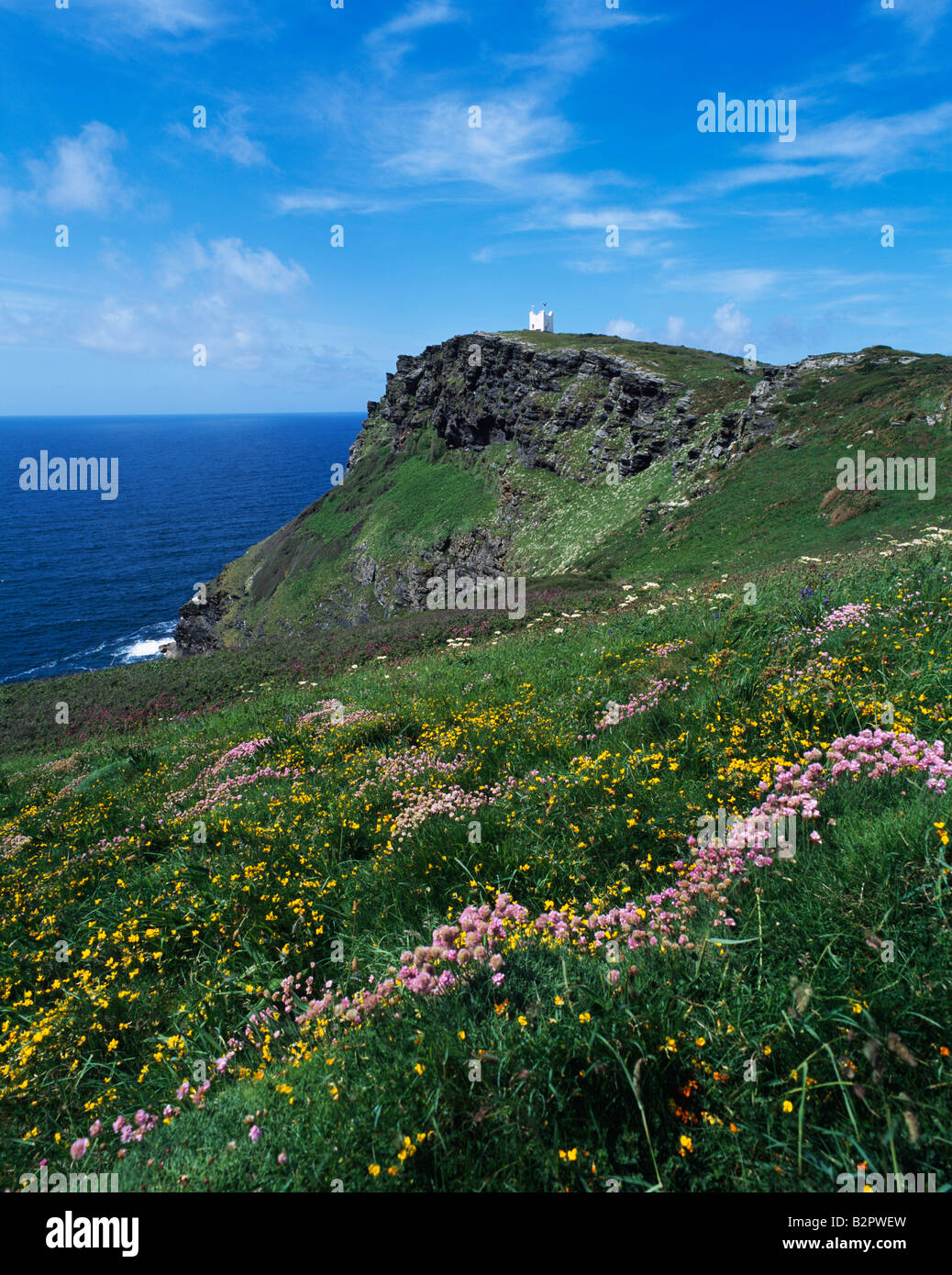 Willapark Lookout overlooking the Atlantic Ocean and Boscastle Harbour on the North Cornwall coast by Forrabury Common, Boscastle, Cornwall, England Stock Photo