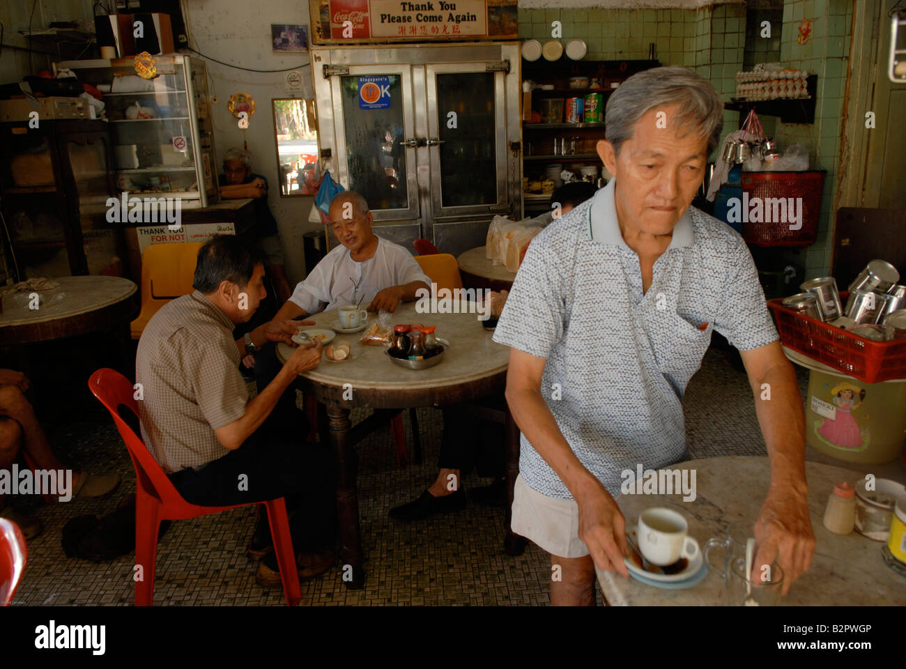 Chinese Coffee Shop In Singapore Cafe Chinois A Singapour Stock Photo Alamy