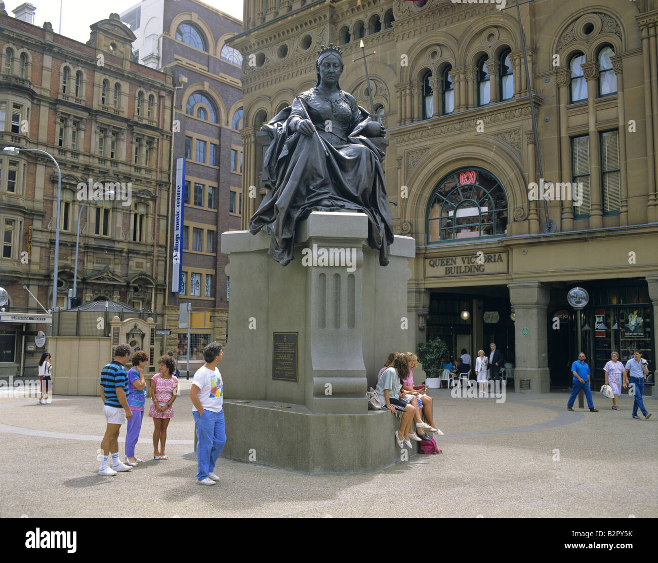 Queen Victoria Statue Sydney New South Wales Australia Stock Photo Alamy