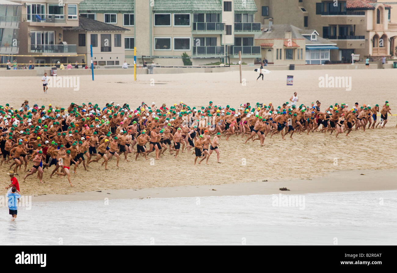 Ocean swim race start hi-res stock photography and images - Alamy