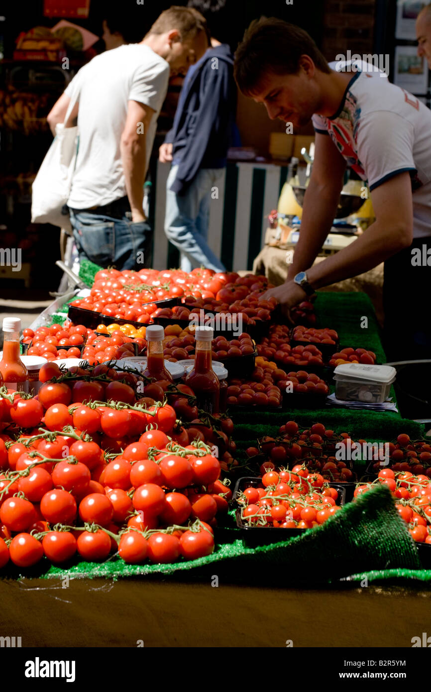 tomatoes market farmers stall Stock Photo