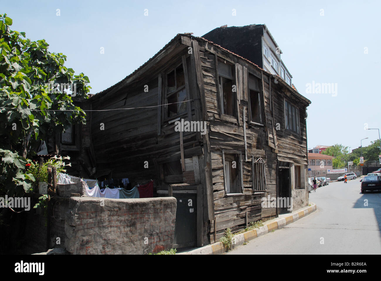 Dangerous building istanbul hi-res stock photography and images - Alamy