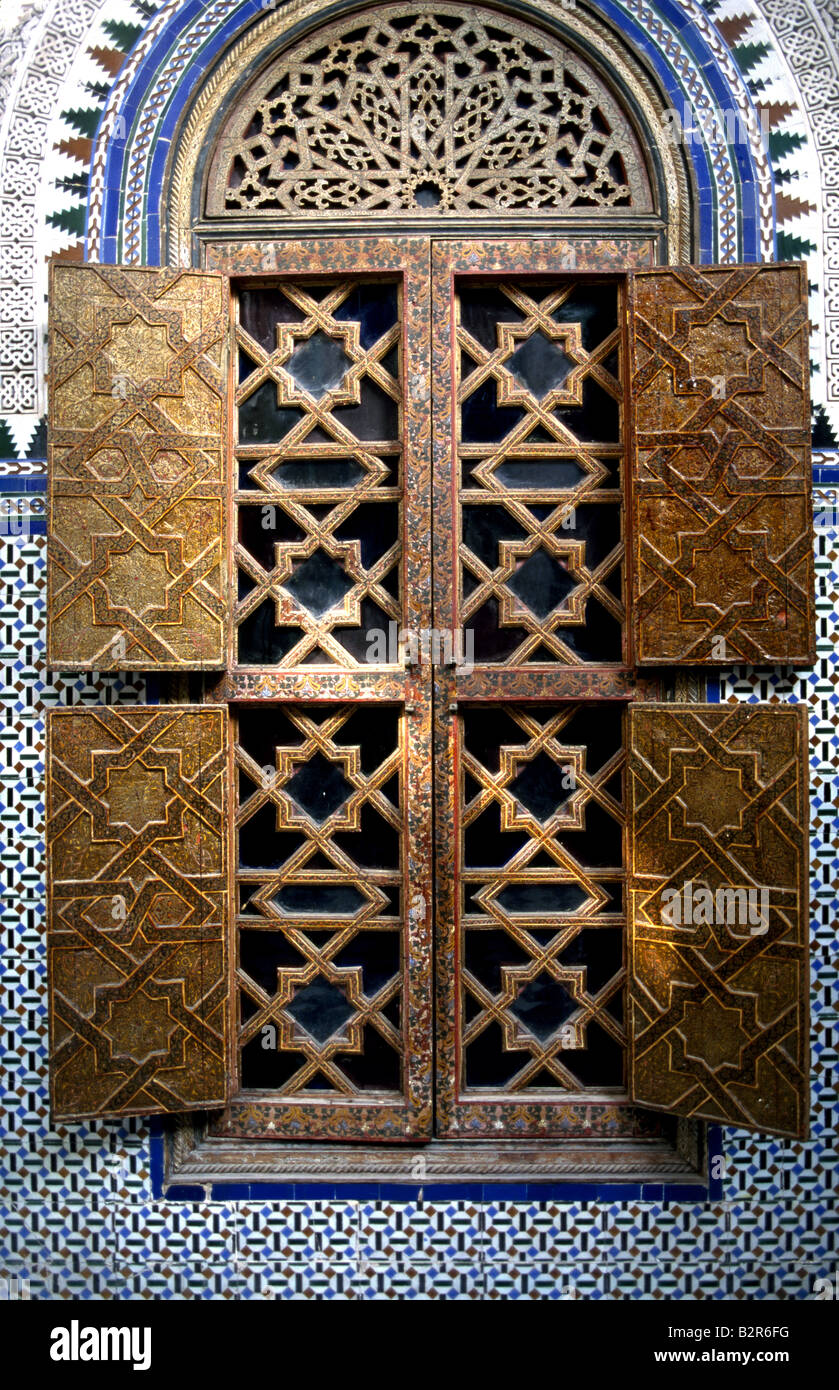 Moroccan Window, Antique Shop, Marrakech, Morocco Stock Photo - Alamy