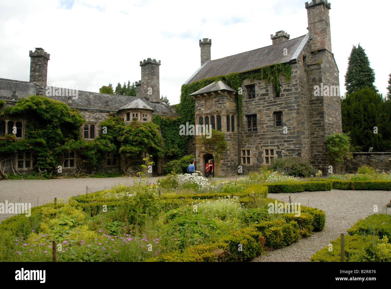 Gwydir Castle Tudor Courtyard House Llanrwst Conwy Stock Photo Alamy