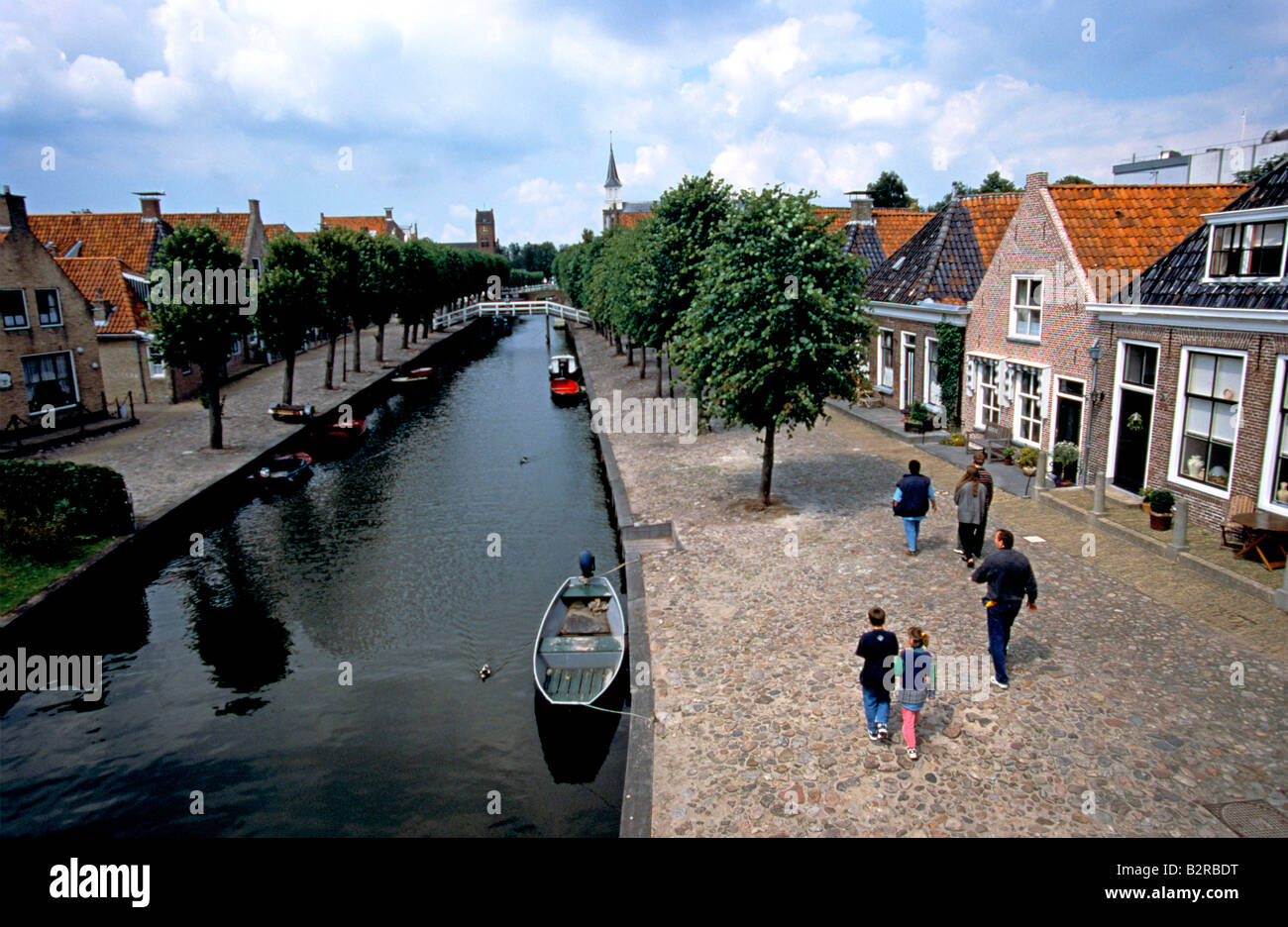 FRIESLAND WATERWAYS HOLLAND 16TH CENTURY HOMES FRONT A PEACEFUL CANAL