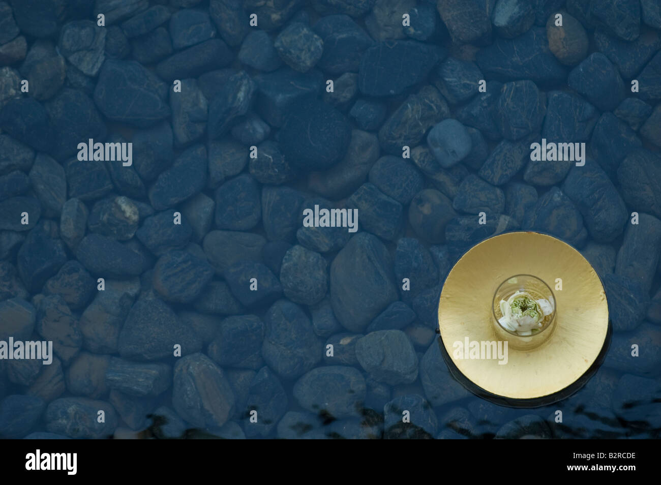 Floating candle water feature Stock Photo Alamy