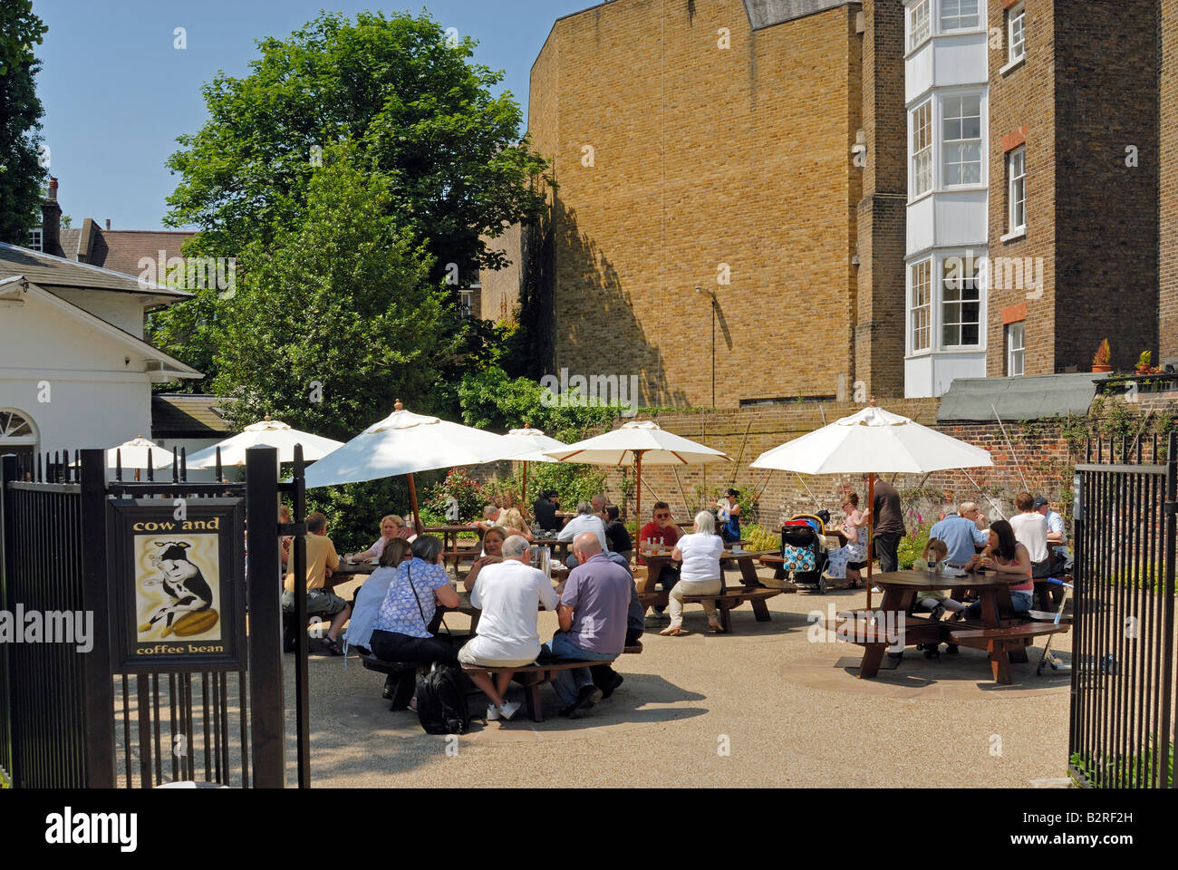 Al fresco dining, Greenwich, London Stock Photo Alamy