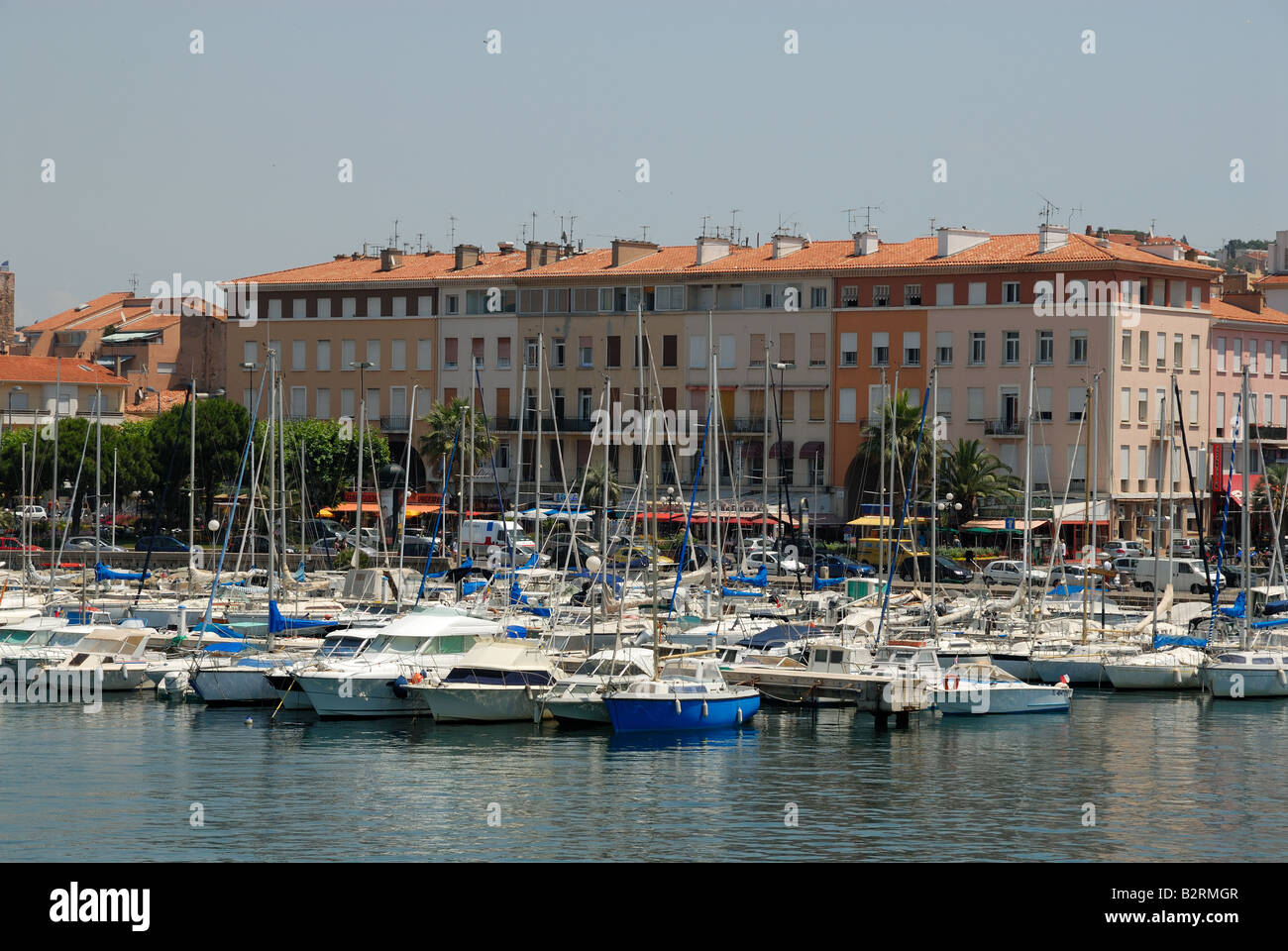 Saint raphael hi-res stock photography and images - Alamy