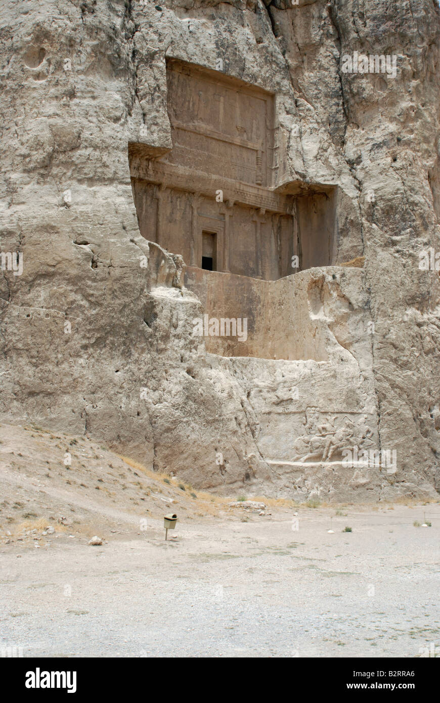 Naghsh-e-Rostam- General View of one of the four tombs Stock Photo - Alamy