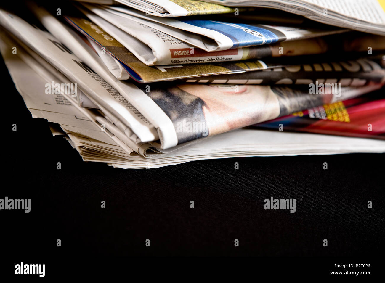Papers pile hi-res stock photography and images - Alamy