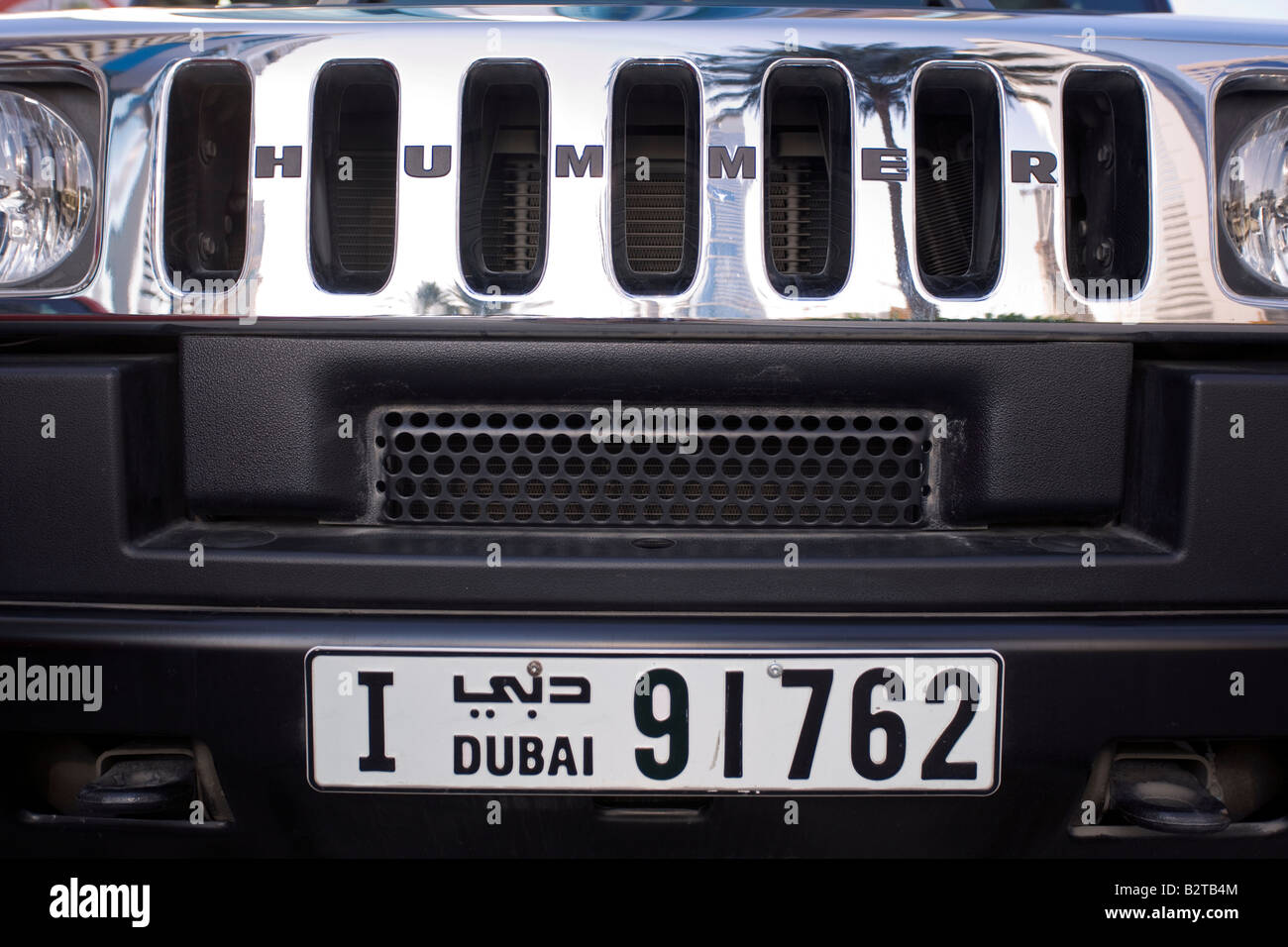 United Arab Emirates, Dubai, 4x4 car on Sheikh Zayed Rd Stock Photo