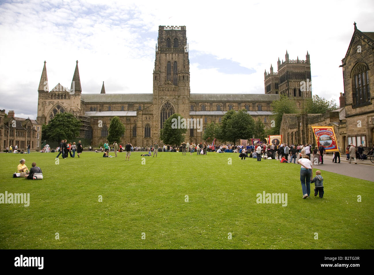 Durham Cathedral stands behind Castle Green on the day of the 2008 Durham Miners Gala. Stock Photo