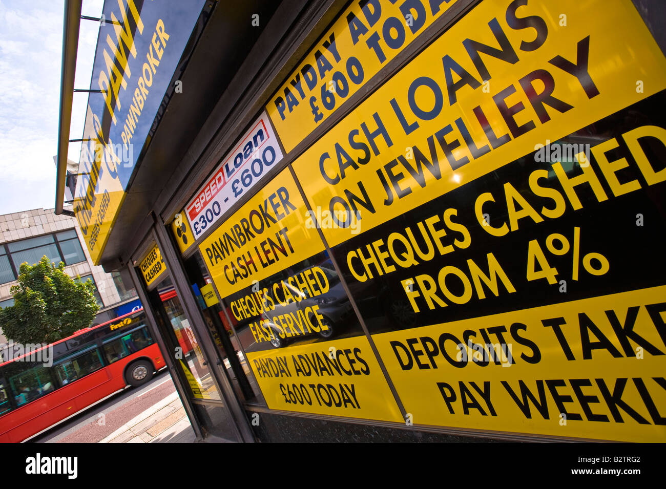 London pawn shop hi-res stock photography and images - Alamy