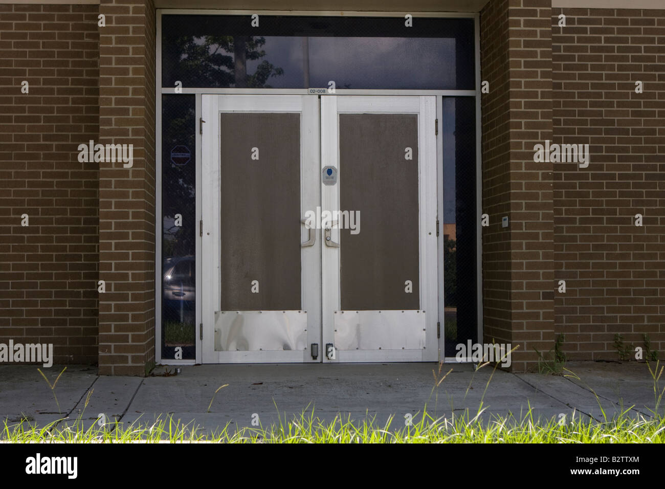 Double Door Entrance To A Public School Stock Photo 18986092 Alamy