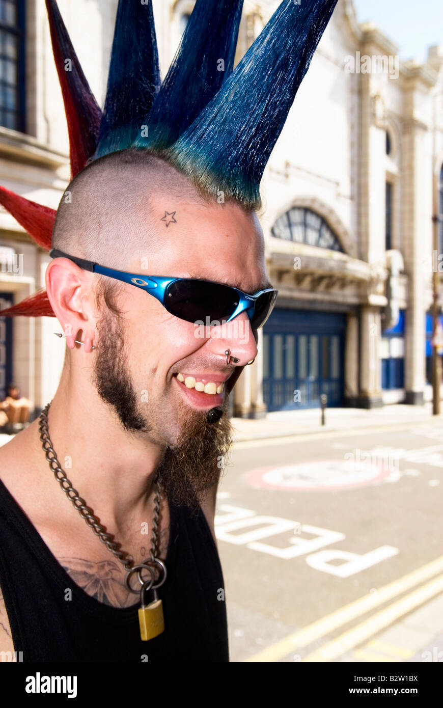 1970s style sunglasses hi-res stock photography and images - Alamy