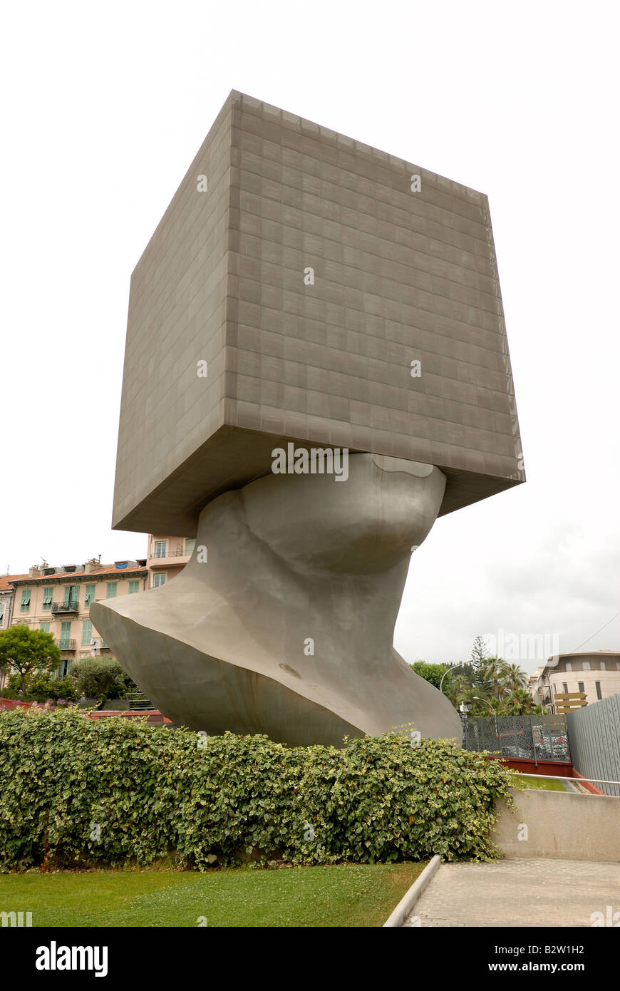 Tete au Carre (squared head), a sculpture in aluminium in the gardens of MAMAC, Nice, France Stock Photo