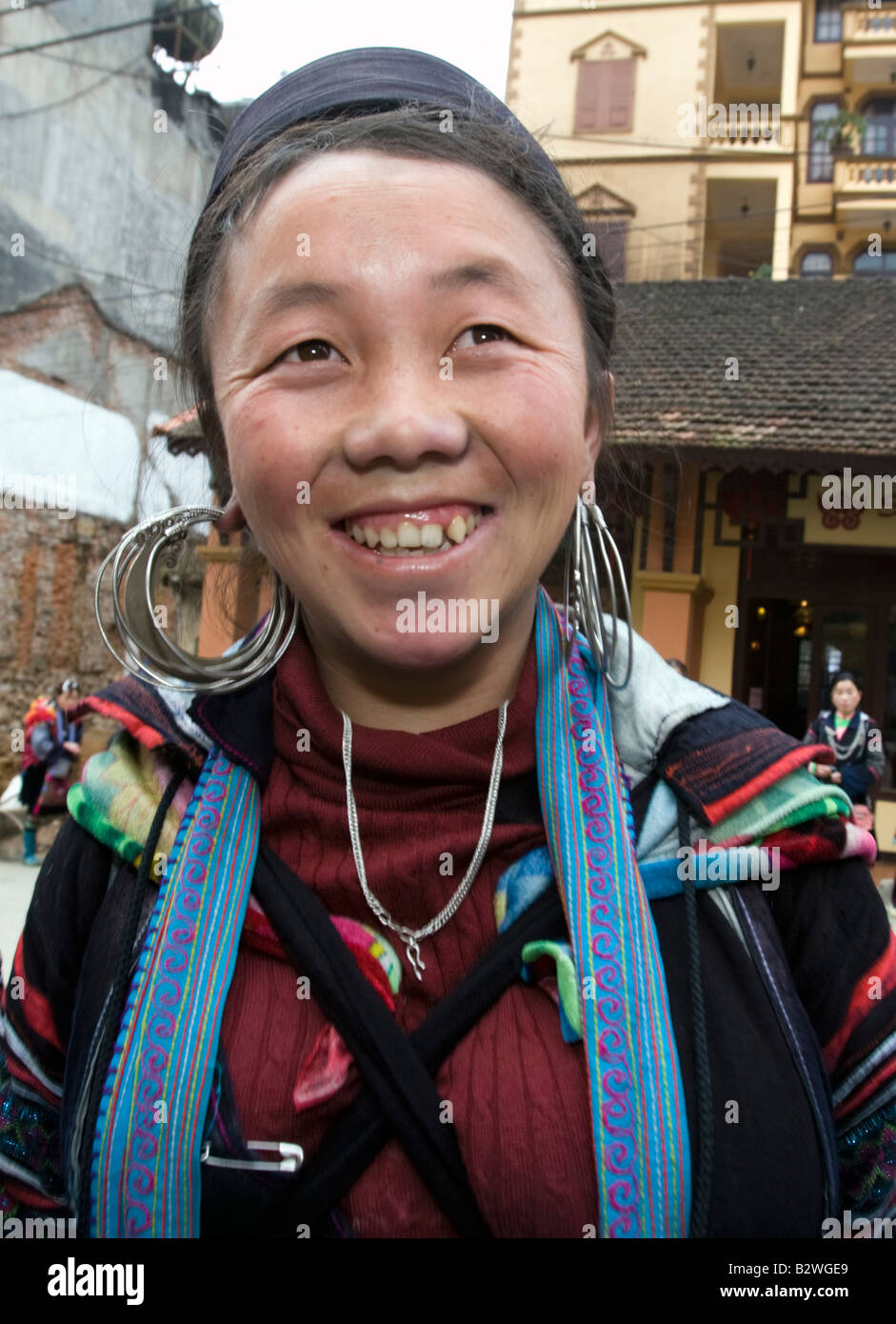 Black Hmong hilltribe woman market Sapa Vietnam Stock Photo