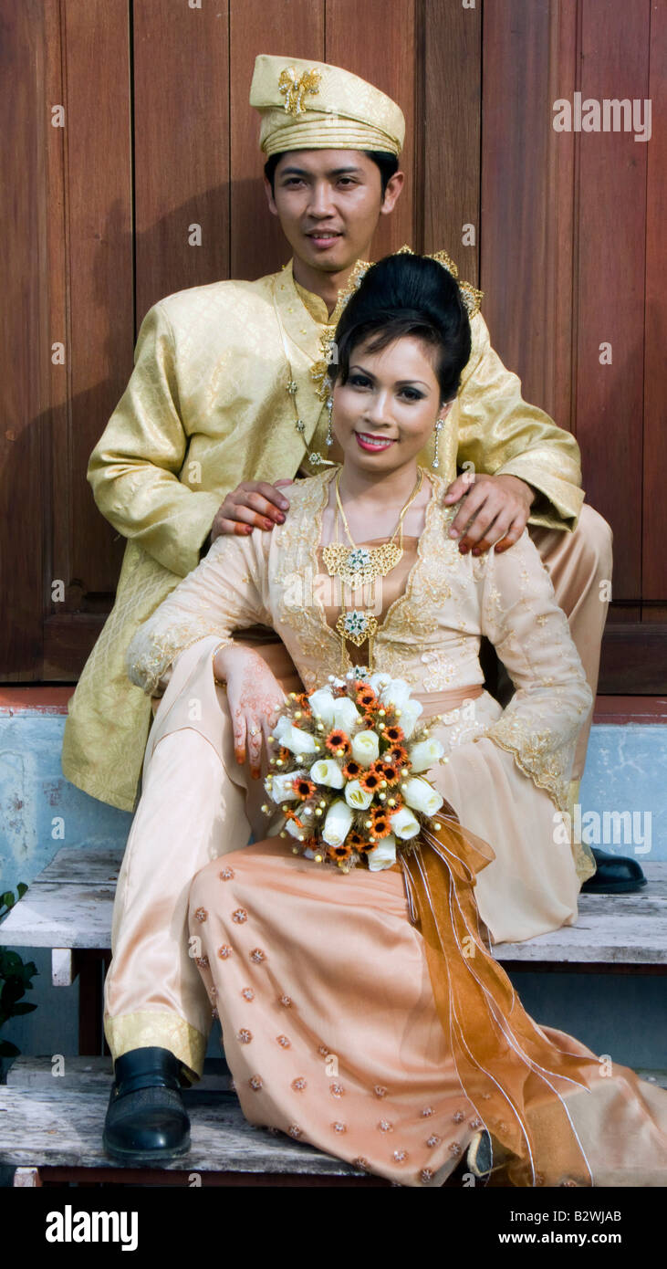 Malay groom wedding attire hotsell