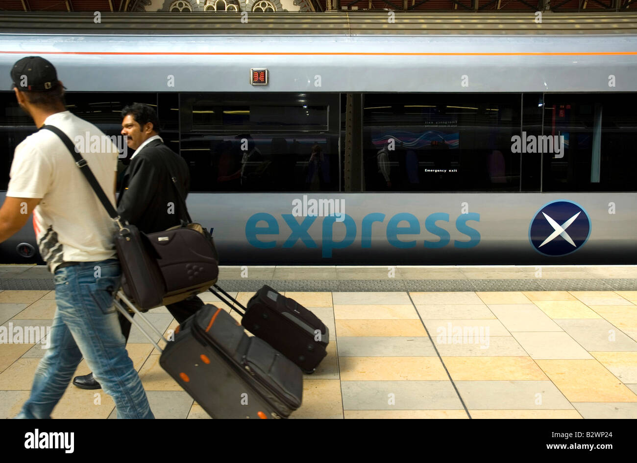 Heathrow Express train at Paddington station, London, UK Stock Photo