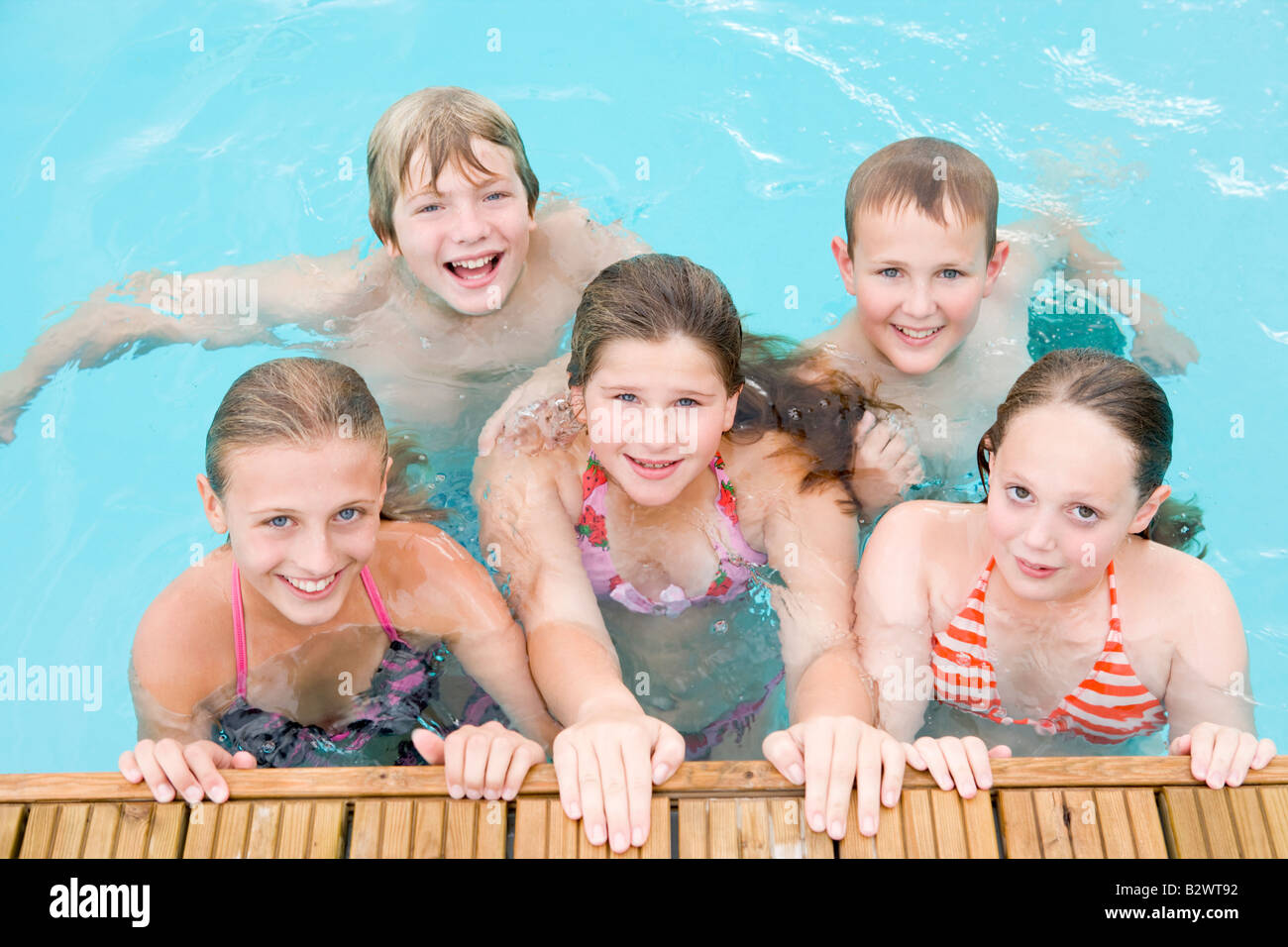 Swim friends. Детские секции в бассейне. Манки в бассейне.