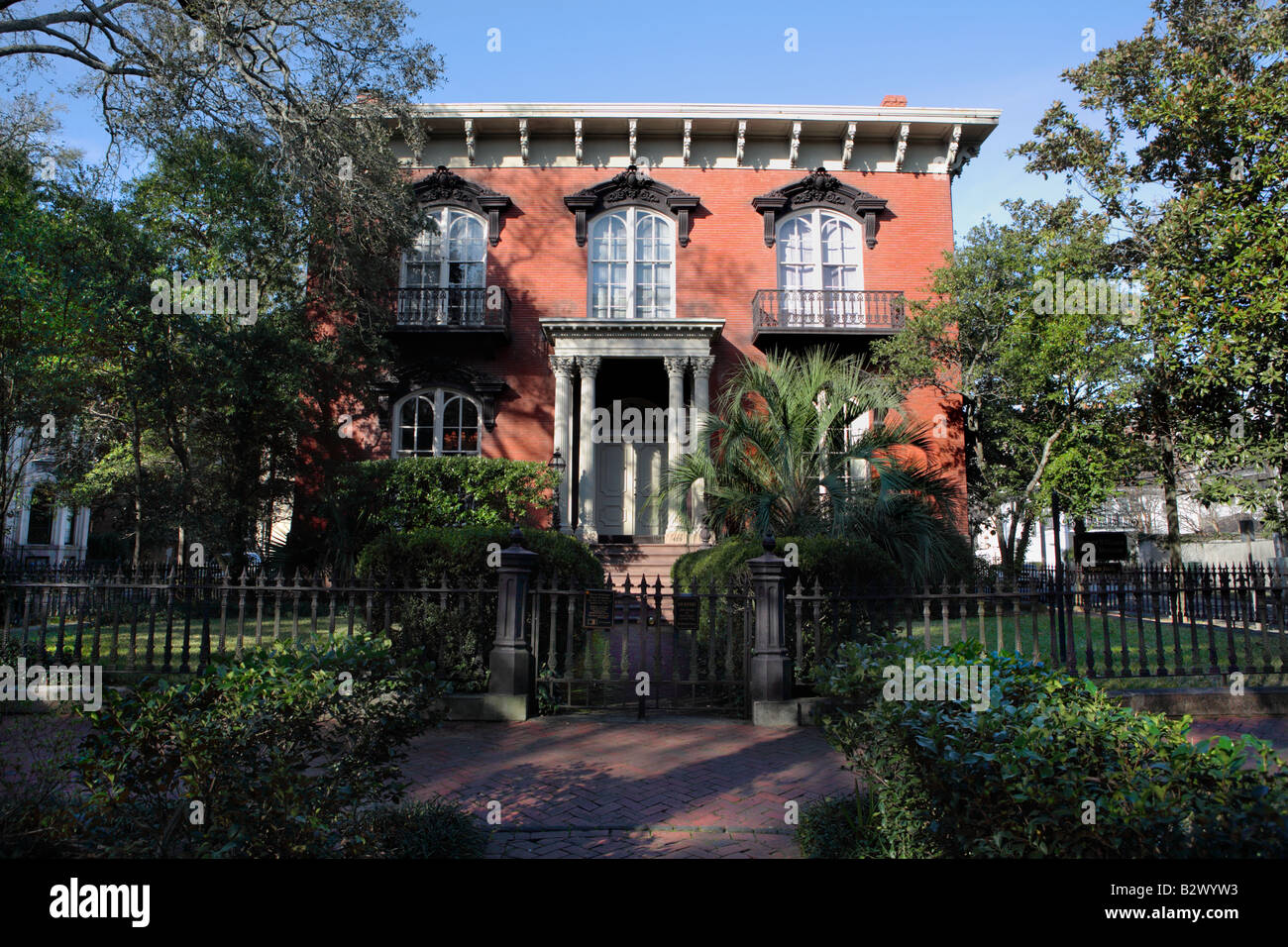 mercer williams house made famous in the novel midnight in the garden of good and evil - Midnight In The Garden Of Good And Evil Book mercer williams house made famous in the novel midnight in the garden of good and evil - Midnight In The Garden Of Good And Evil Book