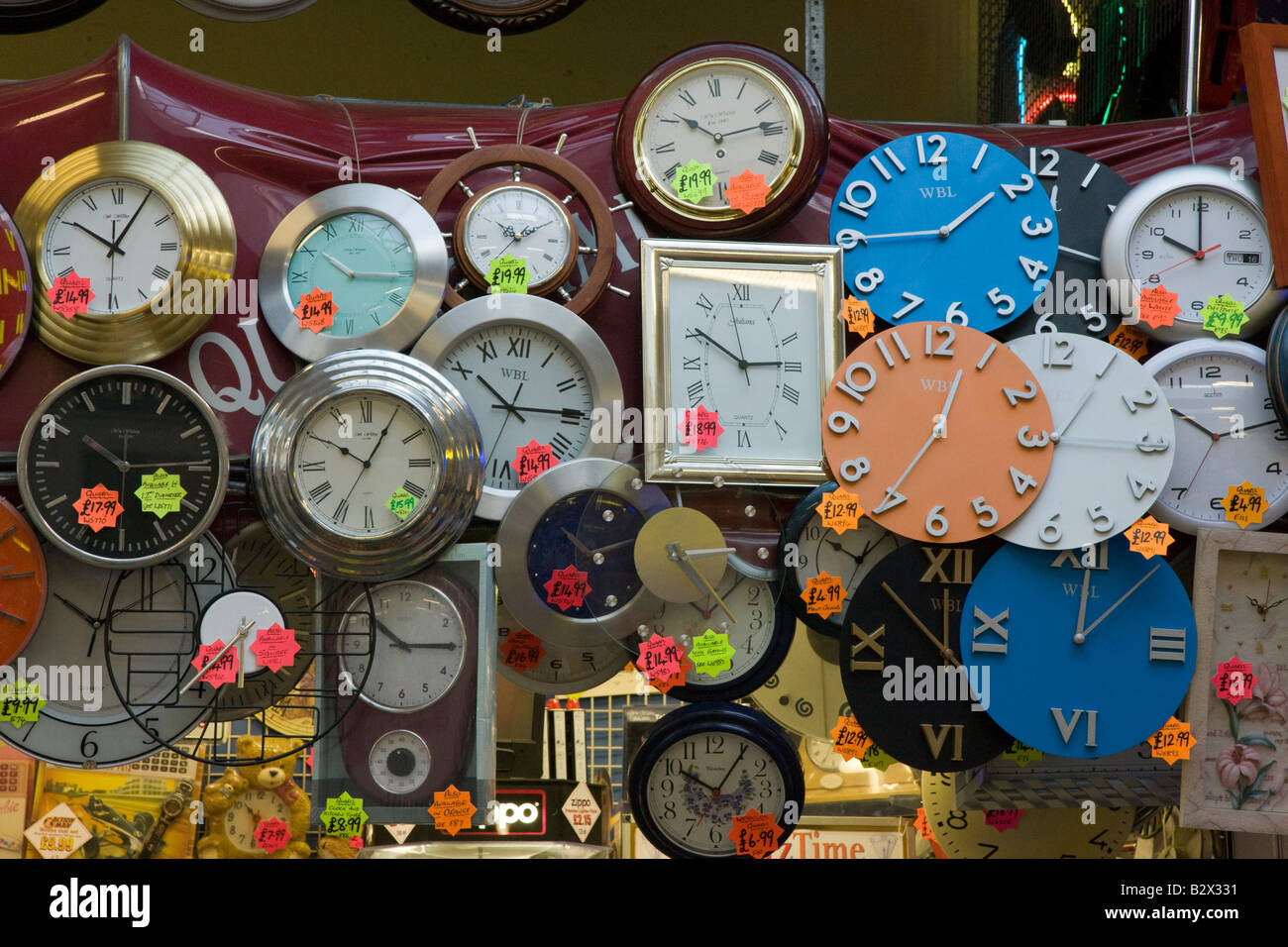 Market stall selling clocks Stock Photo