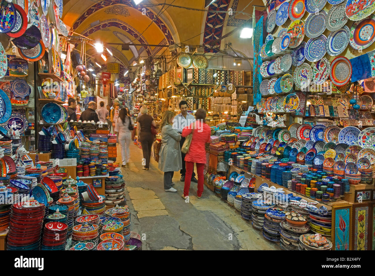 Shopping istanbul hi-res stock photography and images - Alamy