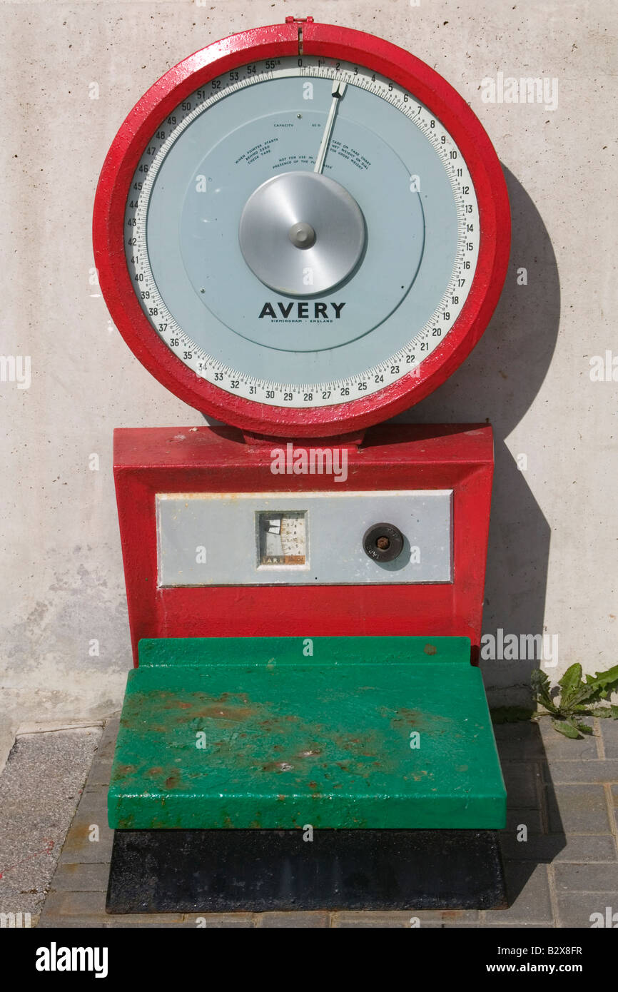 Avery weighing scales hi-res stock photography and images - Alamy