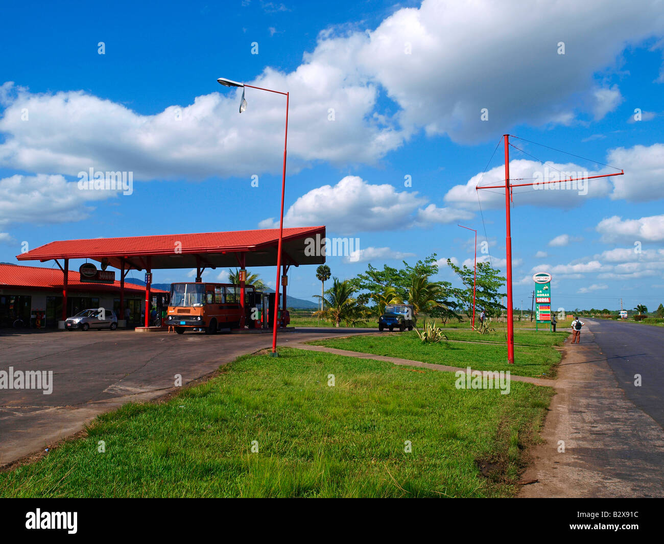 Cuban gas station hires stock photography and images Alamy