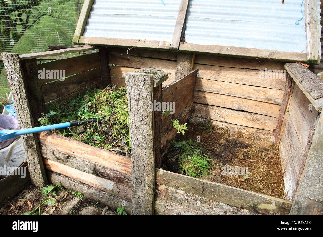 Large compost bin hi-res stock photography and images - Alamy