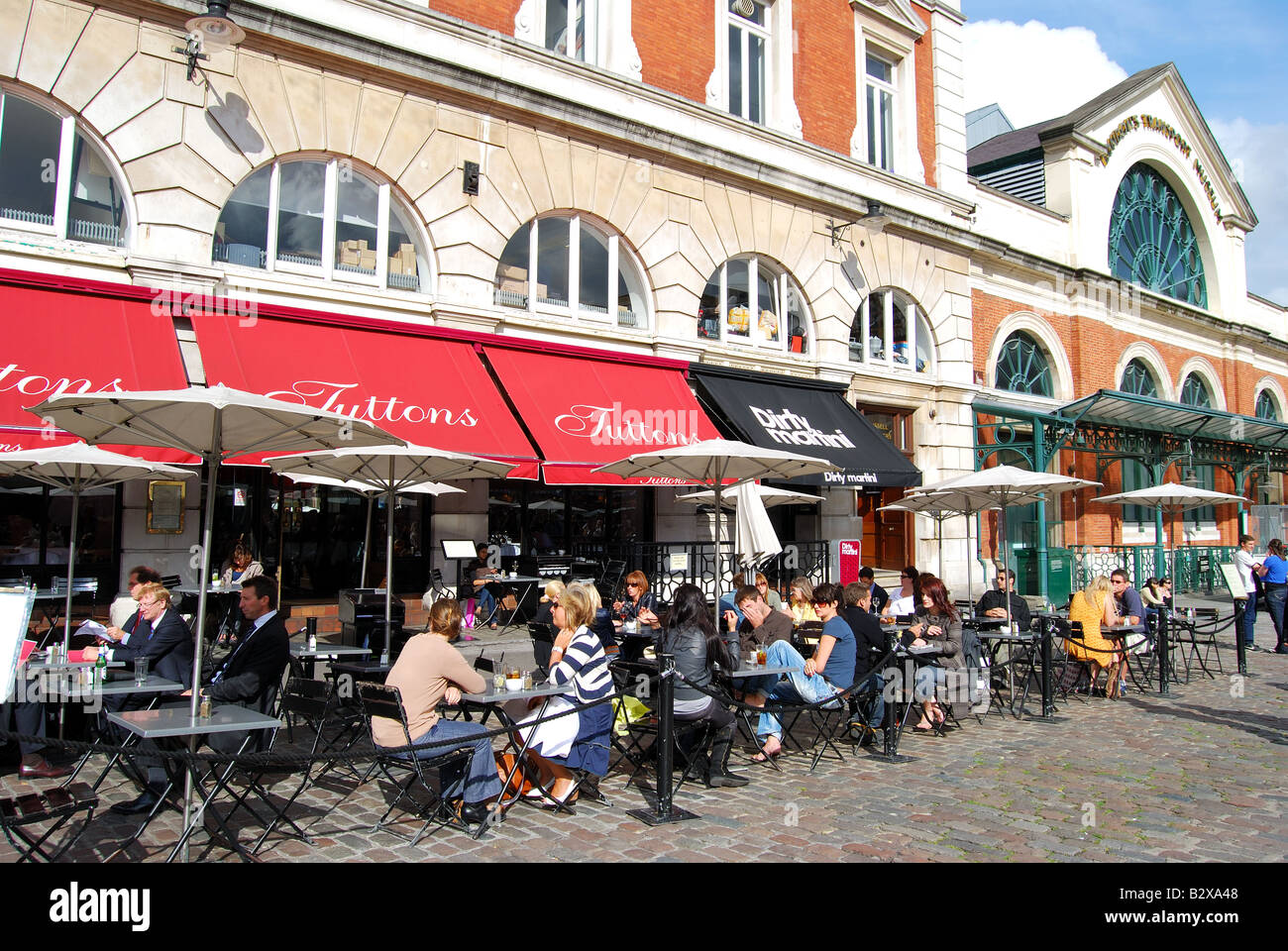 Tuttons outdoor restaurant, Covent Garden, London Borough of Camden, London, England, United Kingdom Stock Photo