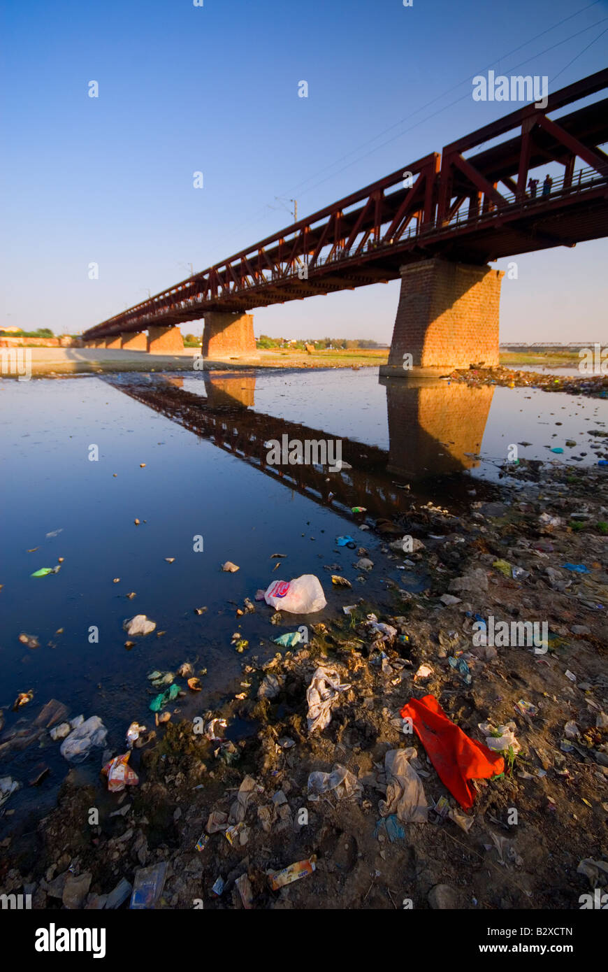 Yamuna river agra pollution hires stock photography and images Alamy