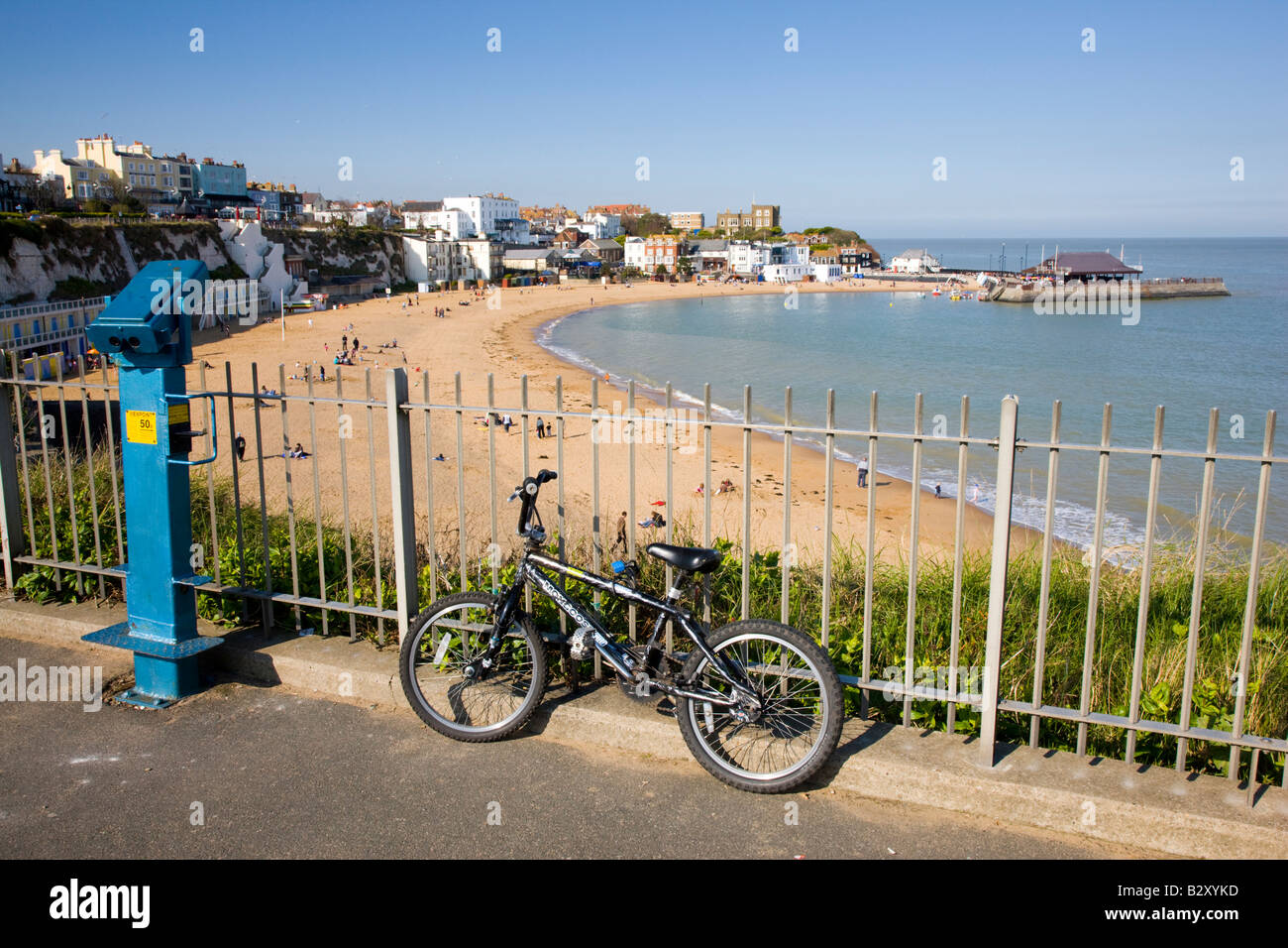 The beach and harbour at Broadstairs in Kent Stock Photo