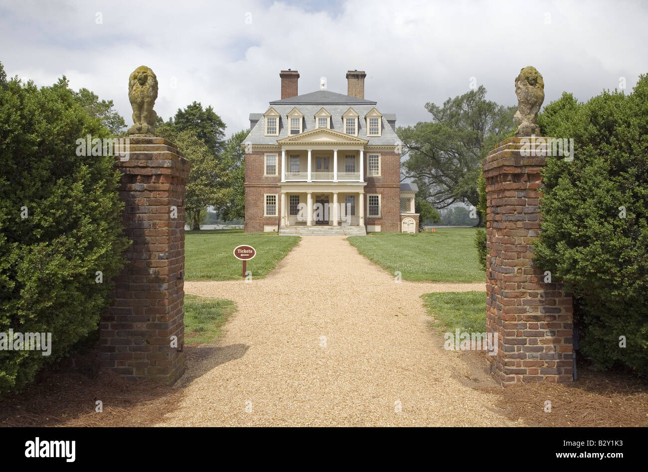 Front gates of Shirley Plantation on the James River, VA's First Plantation founded in 1613 Stock Photo