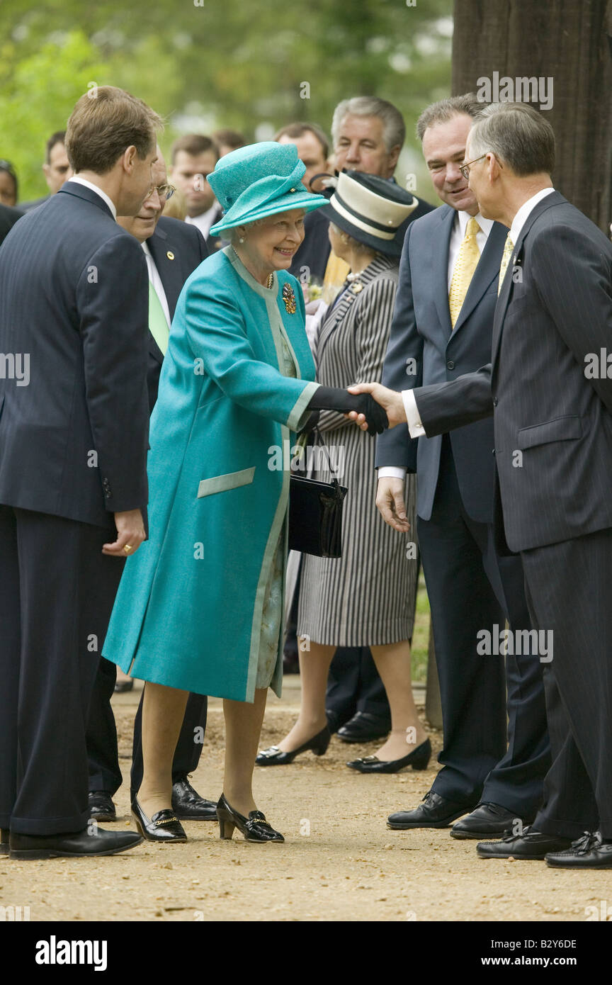 Phil Emerson (left) and Queen Elizabeth II and Senator Tommy Norment Stock  Photo - Alamy