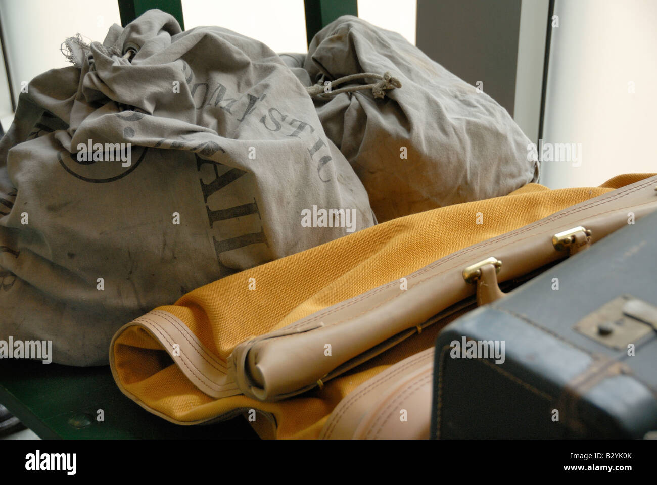 Satchel cart hires stock photography and images Alamy
