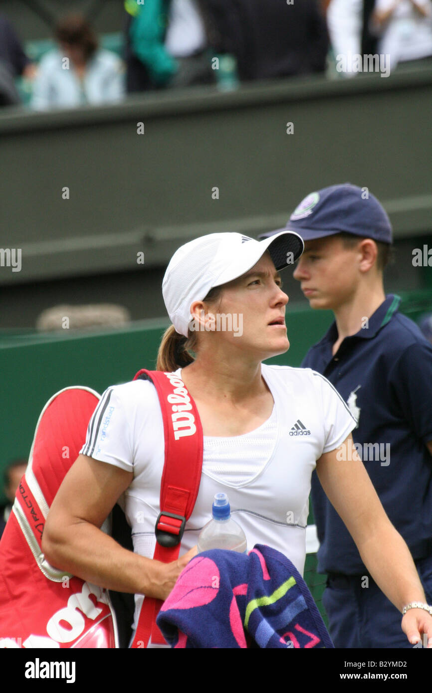 Justine Henin of Belgium against Patty Schnyder of Switzerland on centre court at the 2007 Wimbledon Tennis Championship Stock Photo