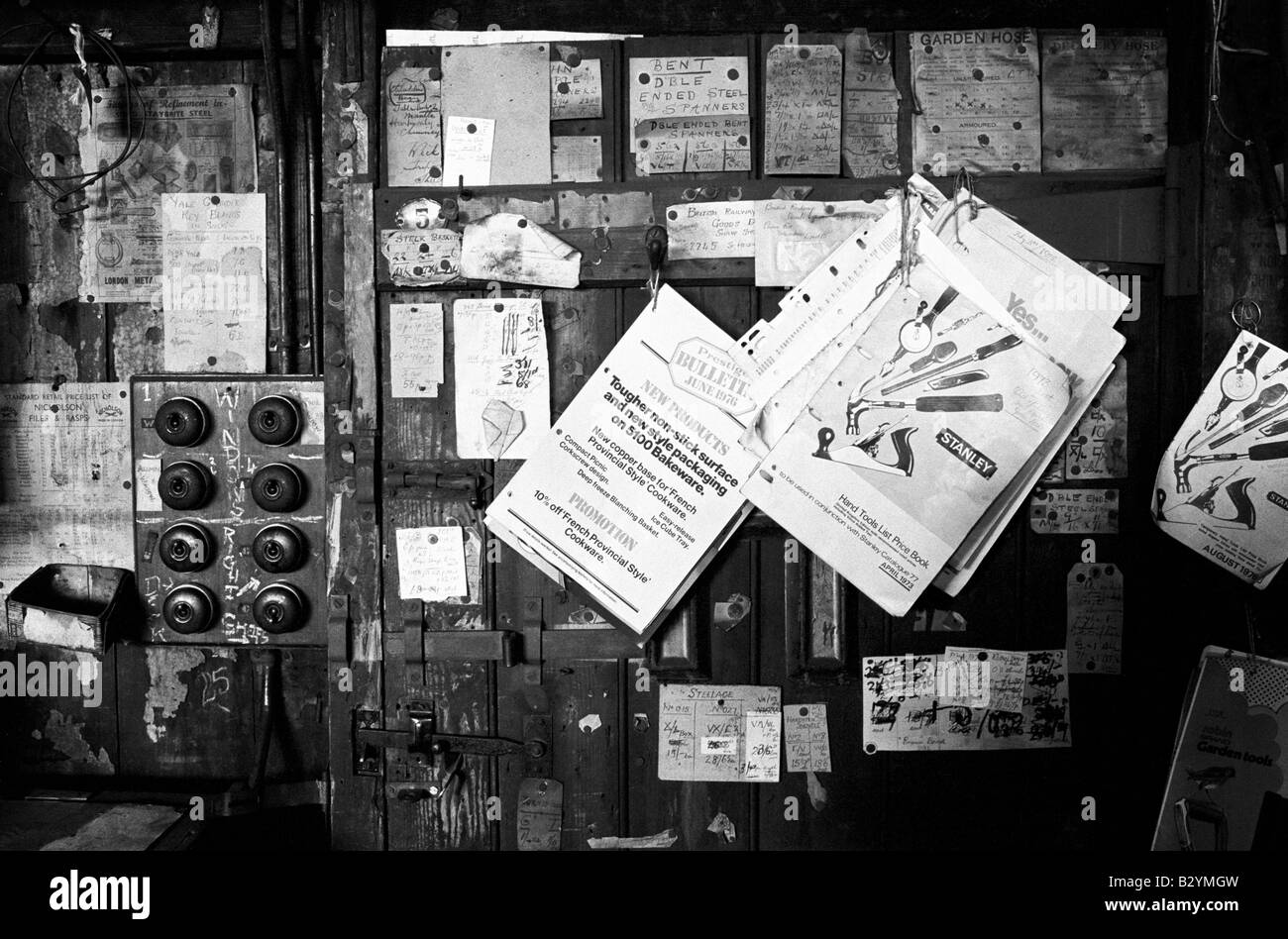 Old fashioned hardware store Black and White Stock Photos & Images Alamy