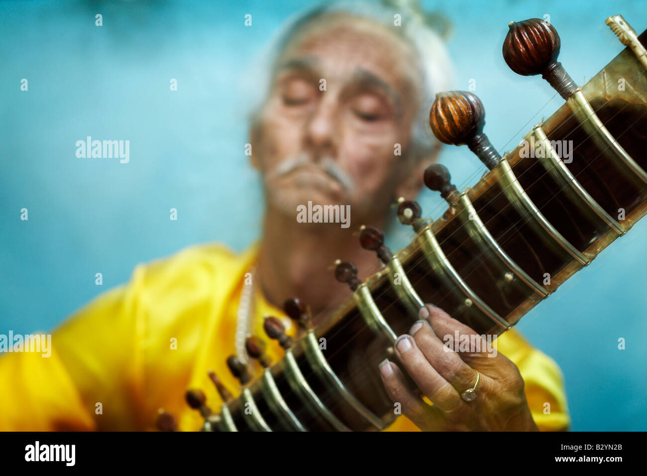 Sitar player india hires stock photography and images Alamy