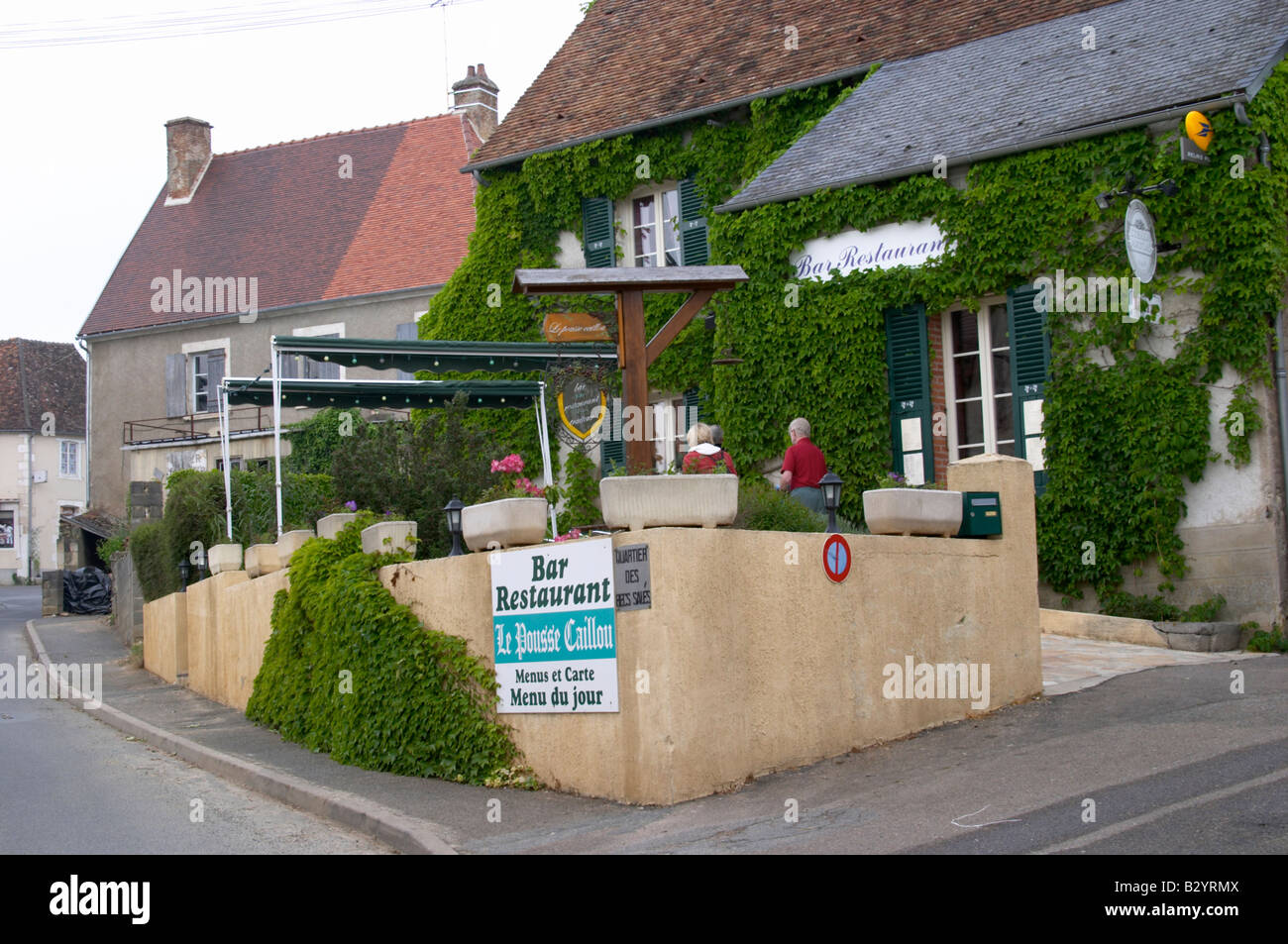 Bar restaurant Le Pousse Caillou. Sancerre, Loire, France Stock Photo