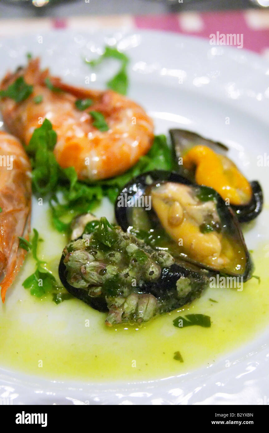 Shrimps. Mussles. Restaurant Berdema Ton Gefseon. Drama, Macedonia, Greece Stock Photo