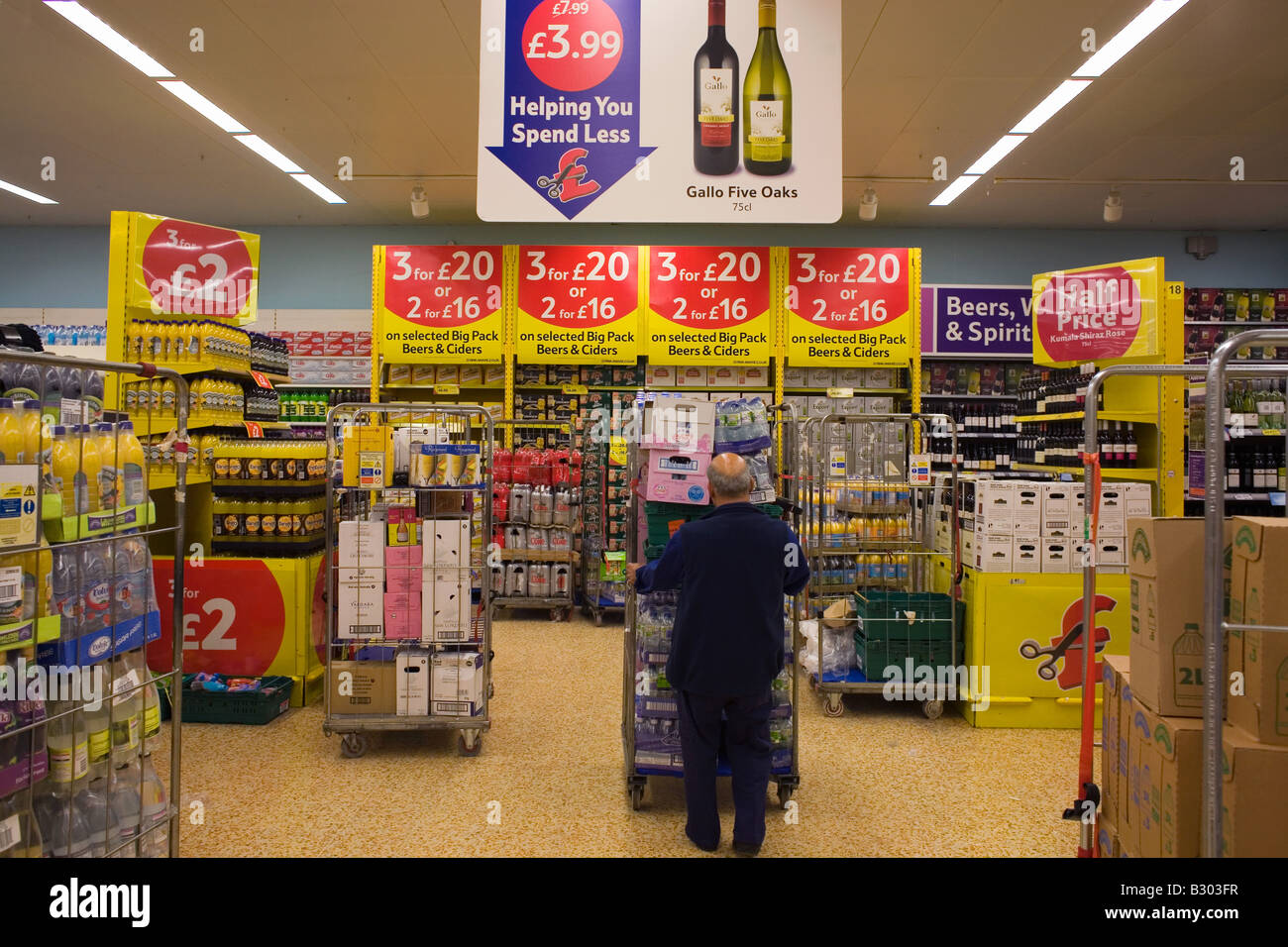 Tesco Night Stock Photos & Tesco Night Stock Images Alamy