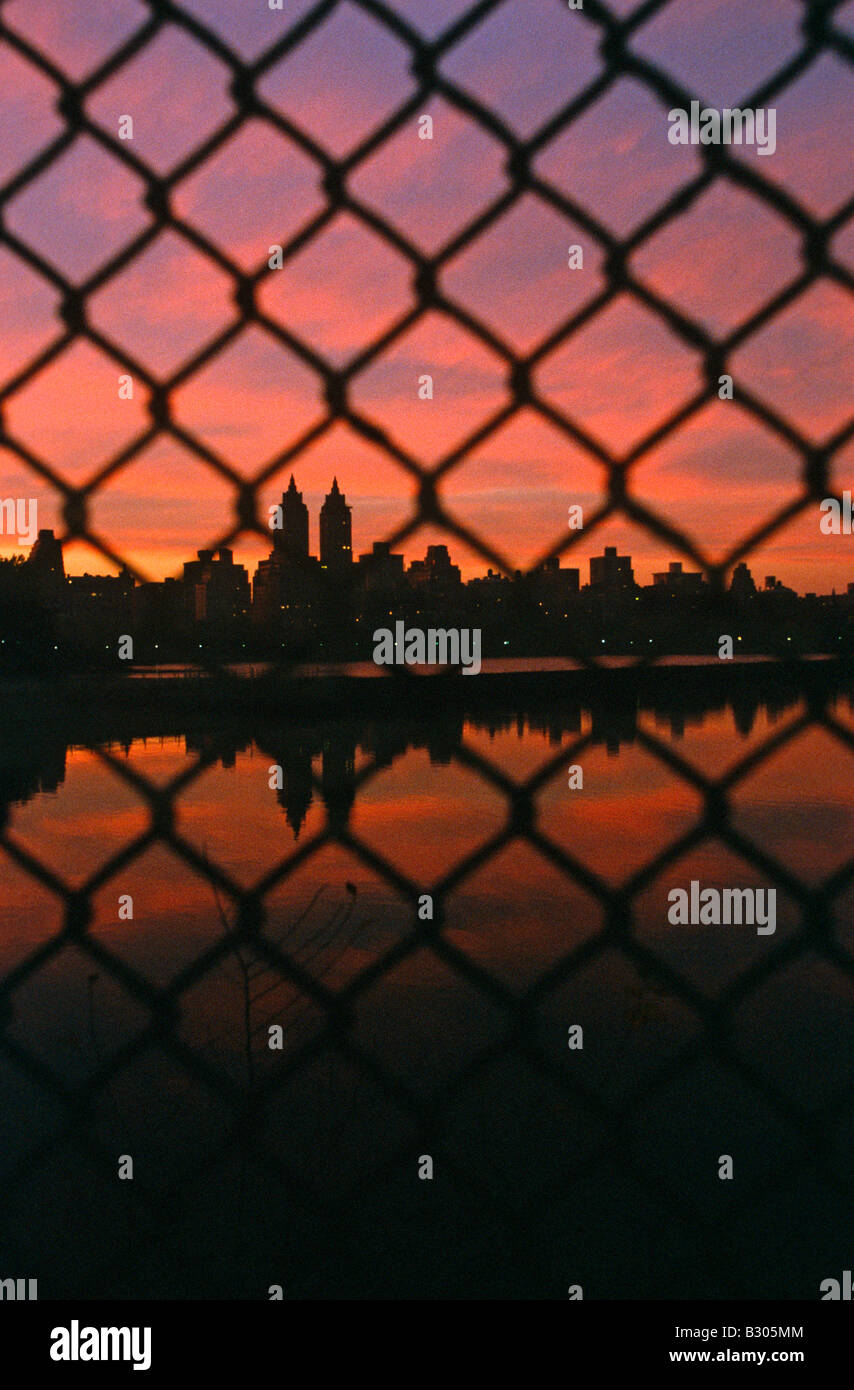 New york skyline sunrise red hi-res stock photography and images - Alamy