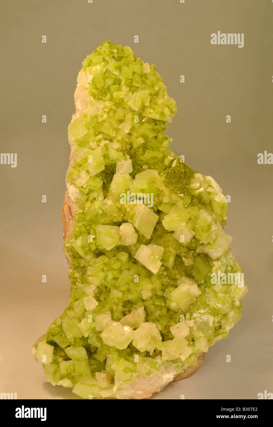 Green crystals on white rock hires stock photography and images Alamy