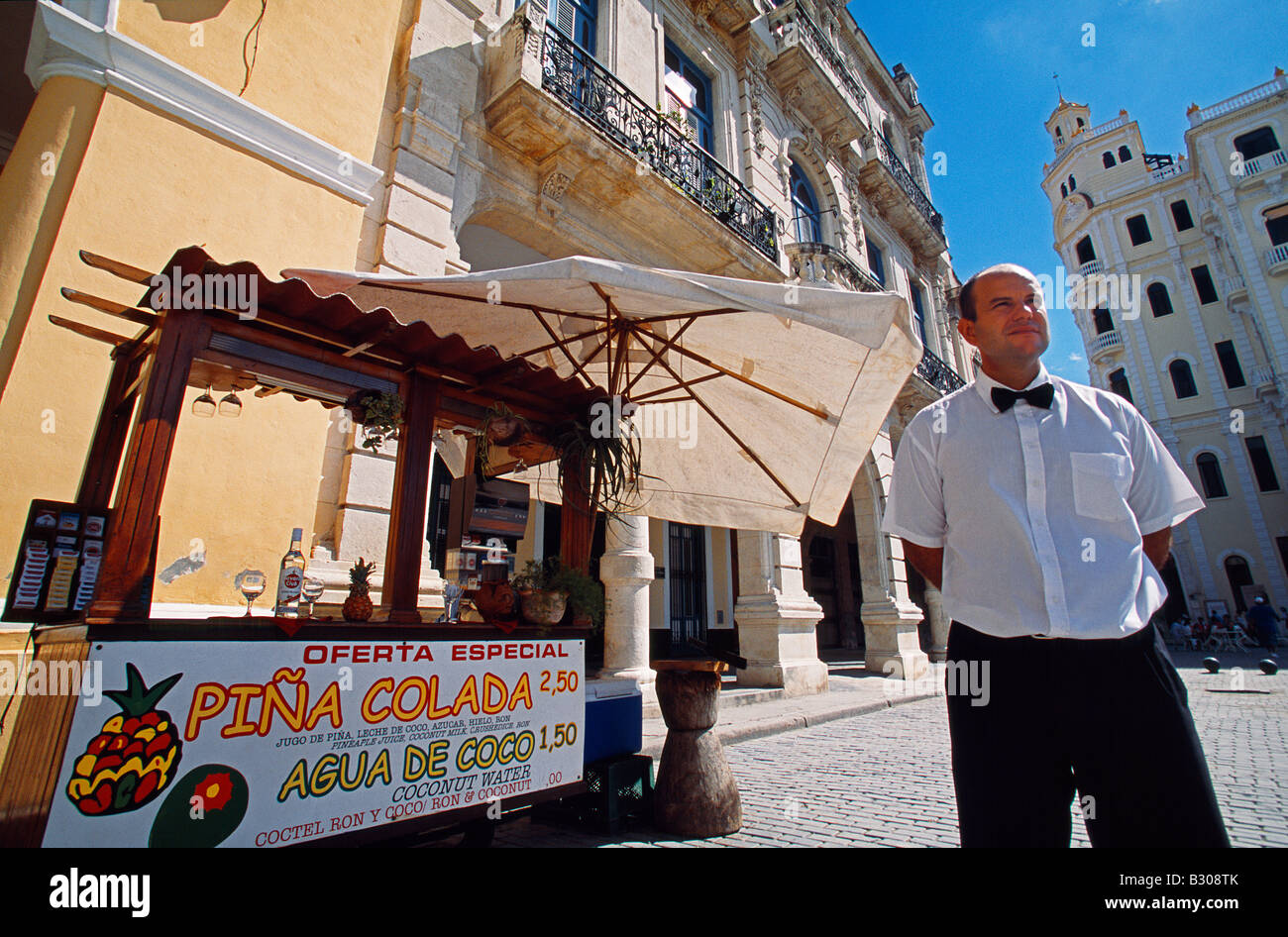 Plaza Viejo. Pina Colada stand, Havana Viejo, Old Havana World Heritage ...