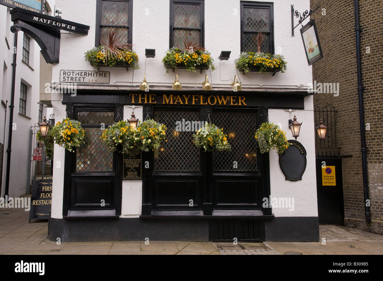 The Mayflower, Rotherhithe Street, London Stock Photo Alamy